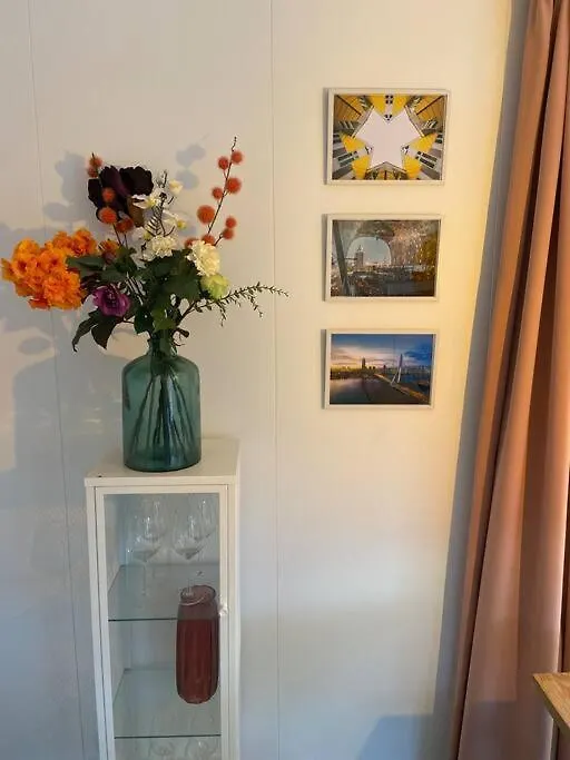Unieke Woonark Met Privetuin En Free Parking. Apartment Rotterdam